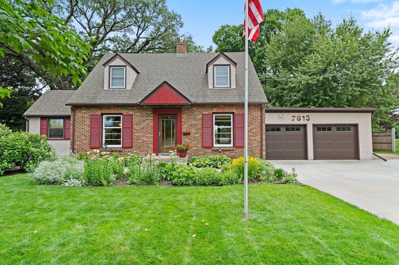 7613 49th Ave N, New Hope, MN 55428