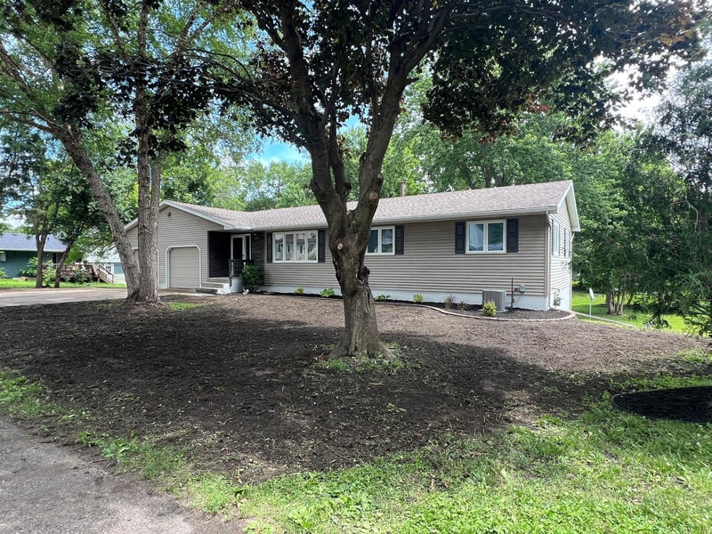 703 S 3rd St, Ellendale, MN 56026