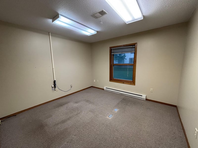 311 W Gabrielson Rd #4, Luverne, MN 56156