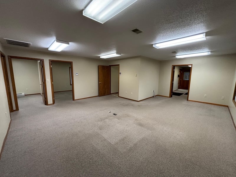 311 W Gabrielson Rd #4, Luverne, MN 56156