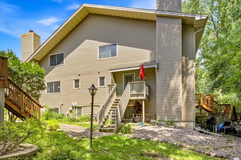 5473 E Brenner Ps, Fridley, MN 55432