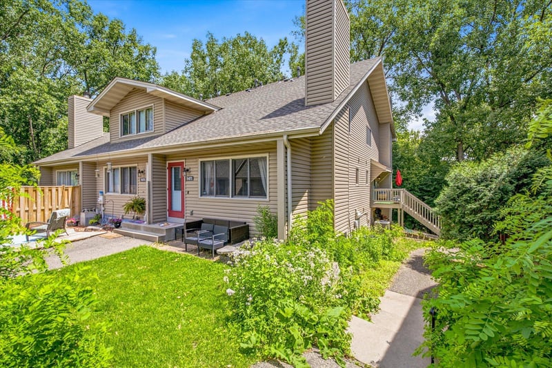 5473 E Brenner Ps, Fridley, MN 55432