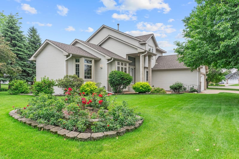 3901 Foxglove Ct N, Brooklyn Park, MN 55443