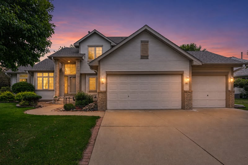 3901 Foxglove Ct N, Brooklyn Park, MN 55443