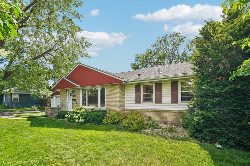 8438 Park Ave S, Bloomington, MN 55420