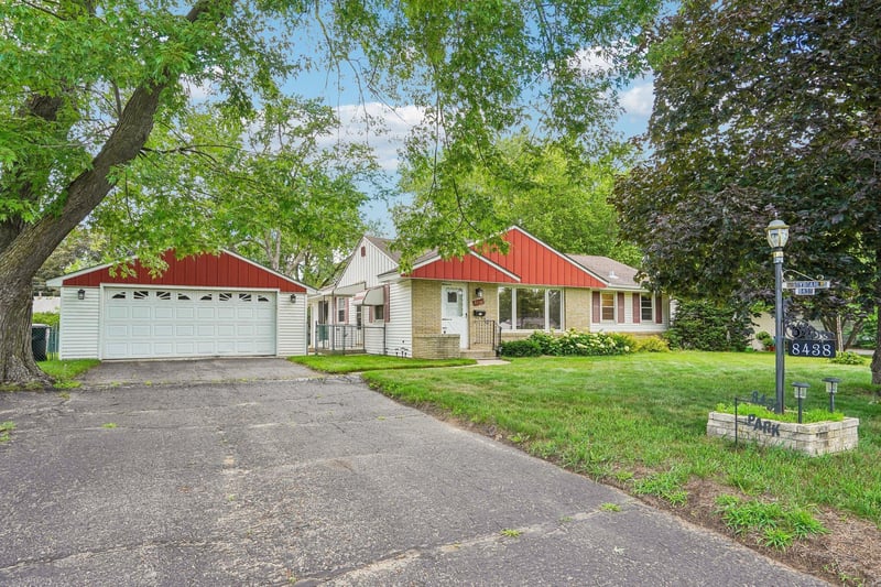 8438 Park Ave S, Bloomington, MN 55420