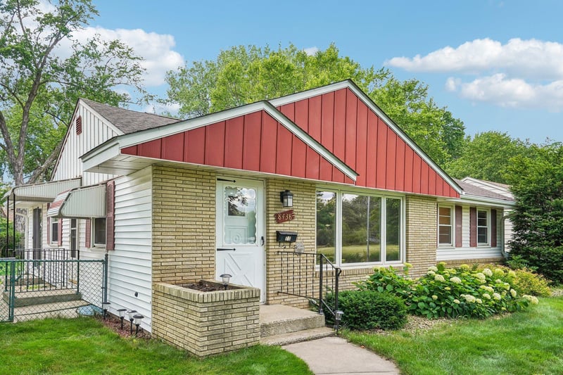 8438 Park Ave S, Bloomington, MN 55420
