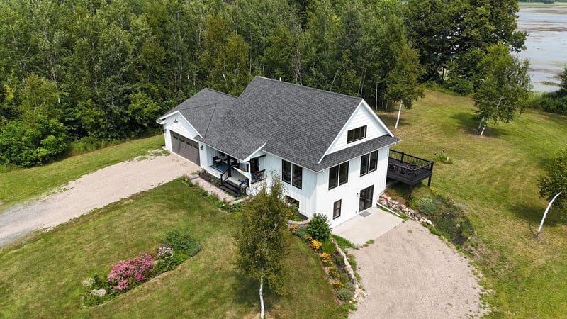 28615 Quail Rd, Shafer, MN 55074