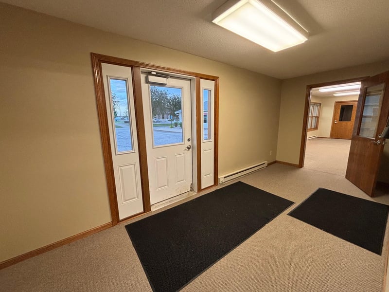 311 W Gabrielson Rd #5, Luverne, MN 56156