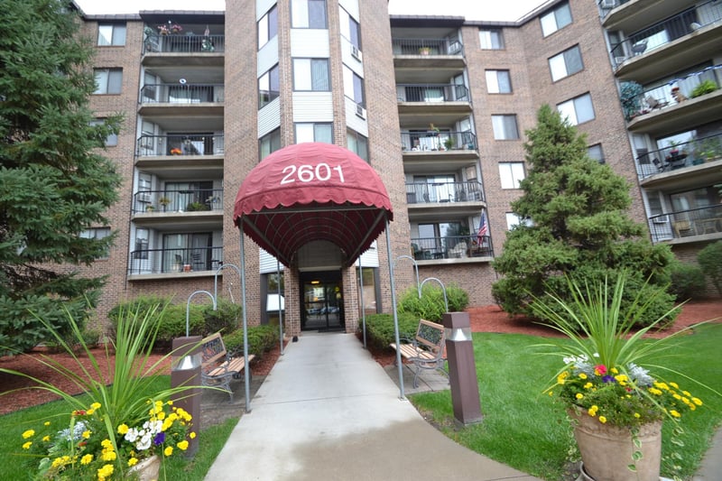 2601 Kenzie Ter #230, Saint Anthony, MN 55418