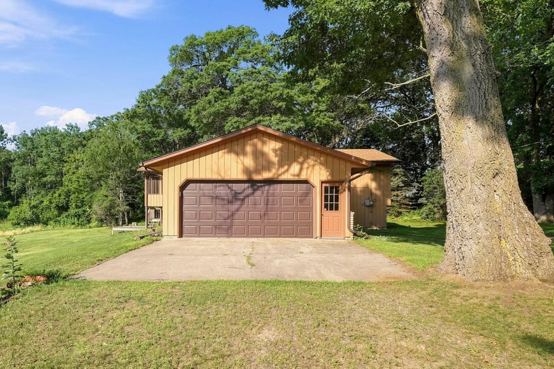 13143 293rd Ave, Princeton, MN 55371