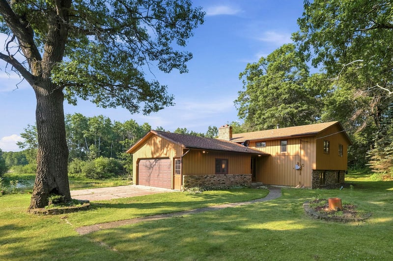 13143 293rd Ave, Princeton, MN 55371
