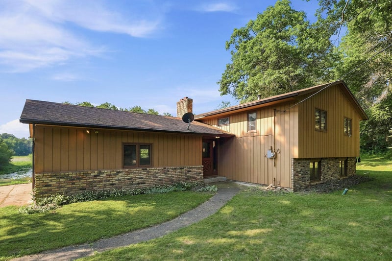 13143 293rd Ave, Princeton, MN 55371