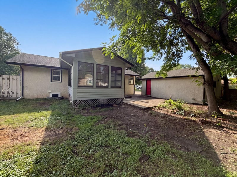 6180 6th St NE, Fridley, MN 55432
