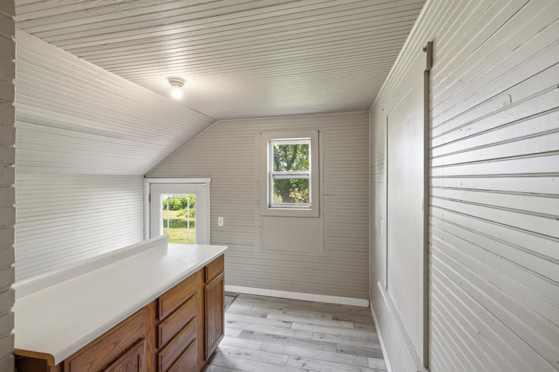 104 N Secor St, Bricelyn, MN 56014