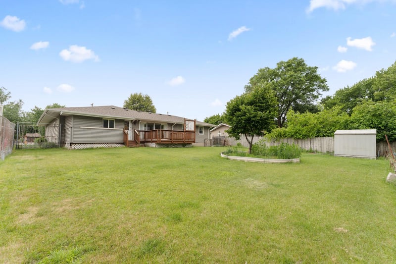 557 Cheri Ln NE, Fridley, MN 55421