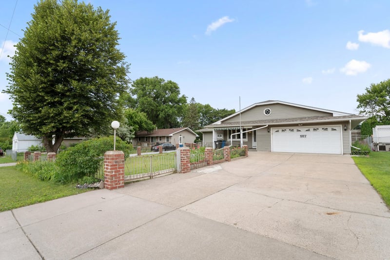 557 Cheri Ln NE, Fridley, MN 55421