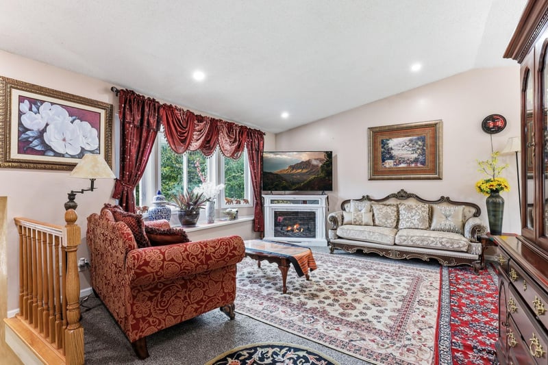 17762 S Shore Ln W, Eden Prairie, MN 55346
