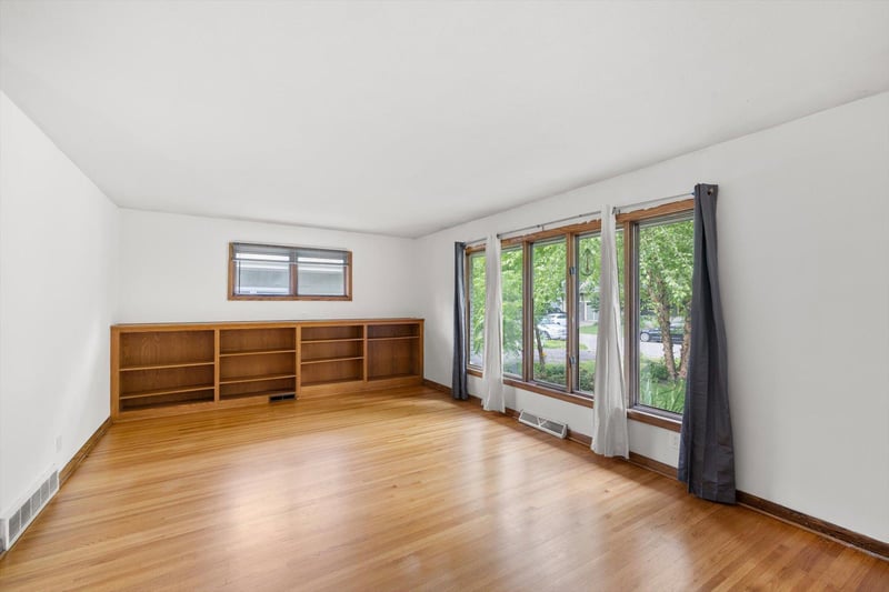 6328 Tingdale Ave, Edina, MN 55439