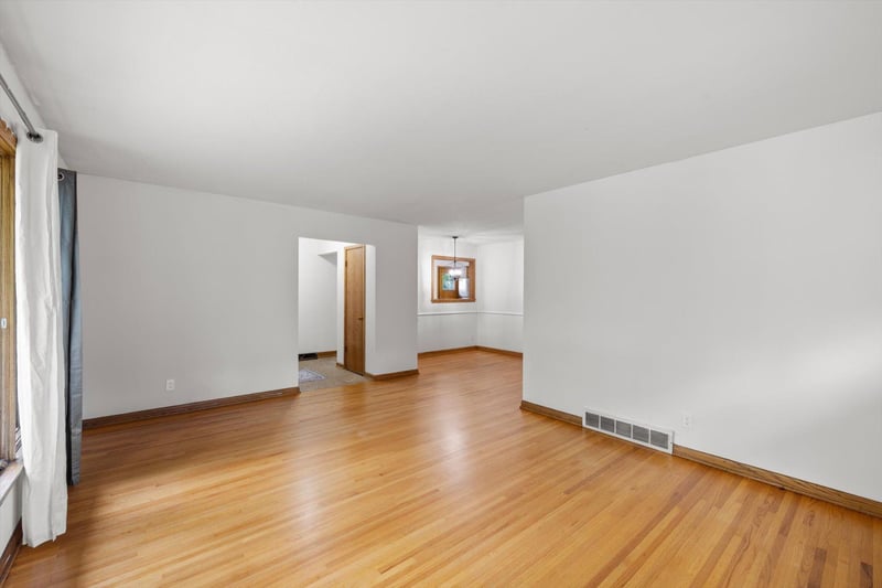 6328 Tingdale Ave, Edina, MN 55439