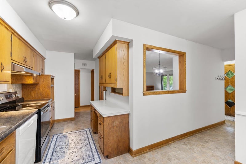 6328 Tingdale Ave, Edina, MN 55439