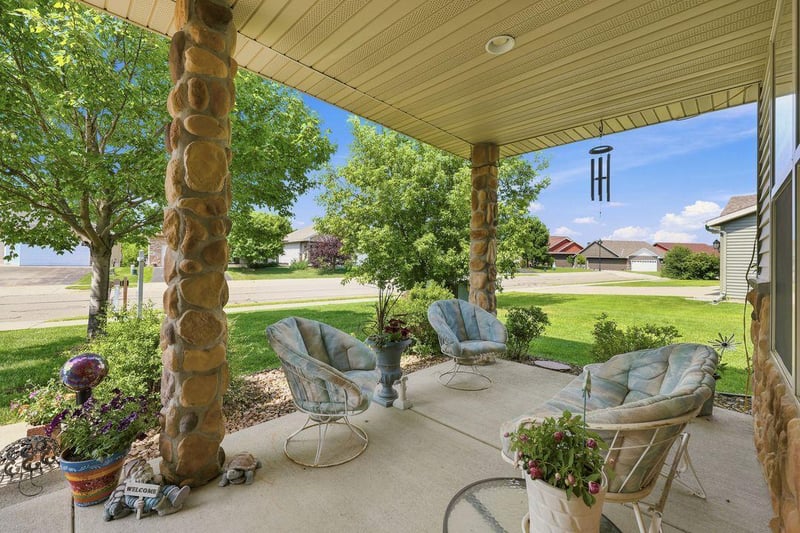 5326 Sand Bunker St, Saint Cloud, MN 56304