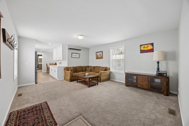 950 Cessna Dr, New Brighton, MN 55112
