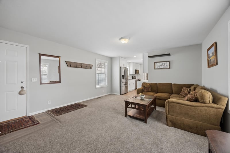 950 Cessna Dr, New Brighton, MN 55112