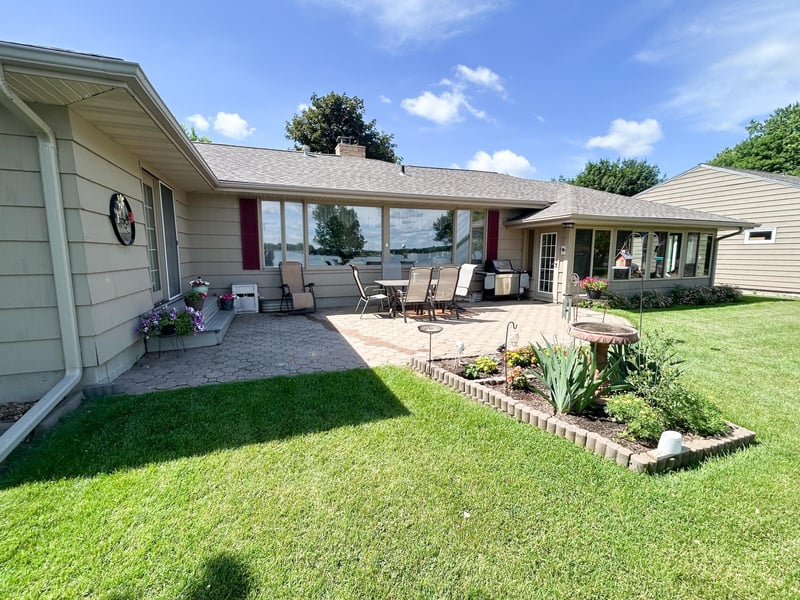 1010 S Shore Dr, Worthington, MN 56187