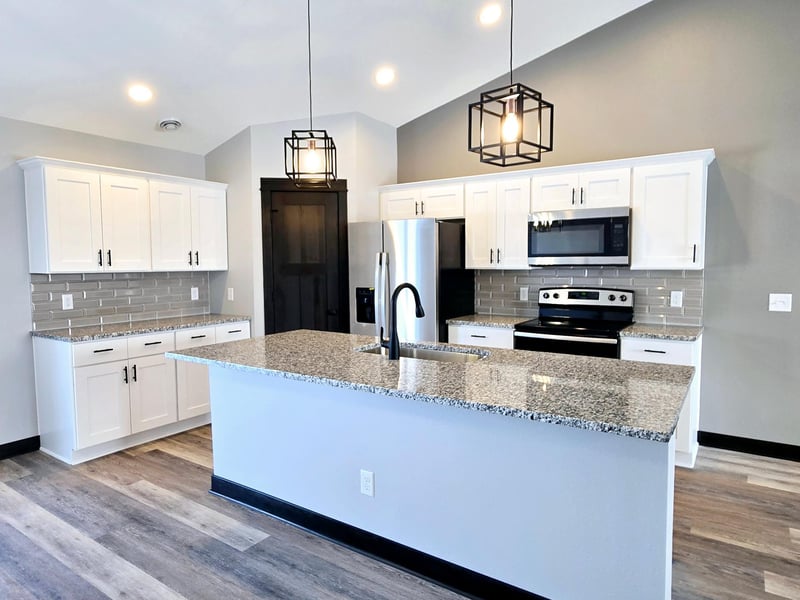 321 Falcon Rn, Eagle Lake, MN 56024
