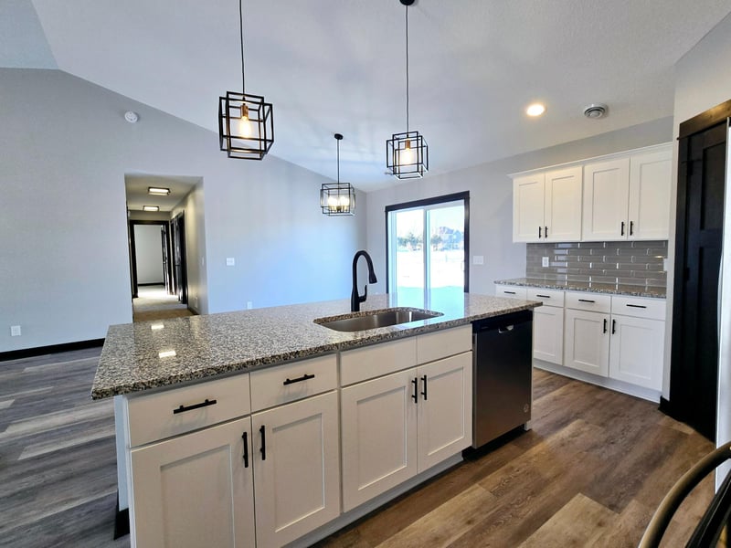 321 Falcon Rn, Eagle Lake, MN 56024