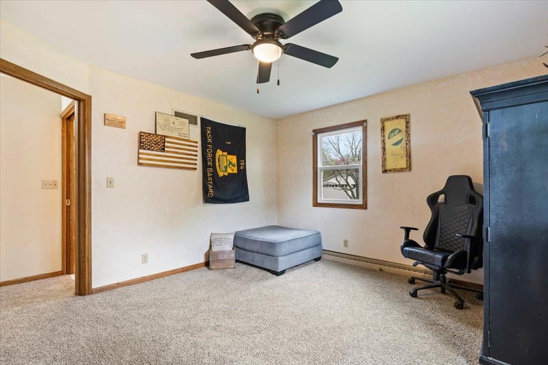 912 10th St, Gaylord, MN 55334