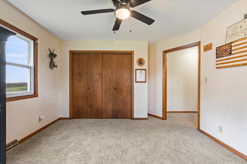 912 10th St, Gaylord, MN 55334