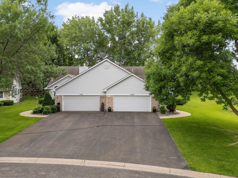 19460 Waterford Ct, Excelsior, MN 55331