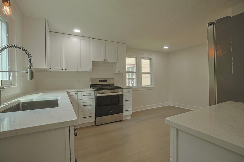 685 Stewart Ave, Saint Paul, MN 55102