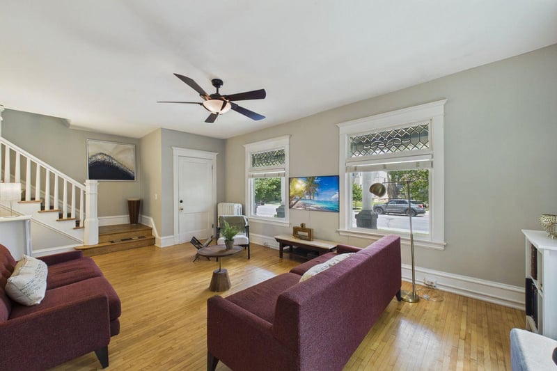 3232 Hennepin Ave, Minneapolis, MN 55408