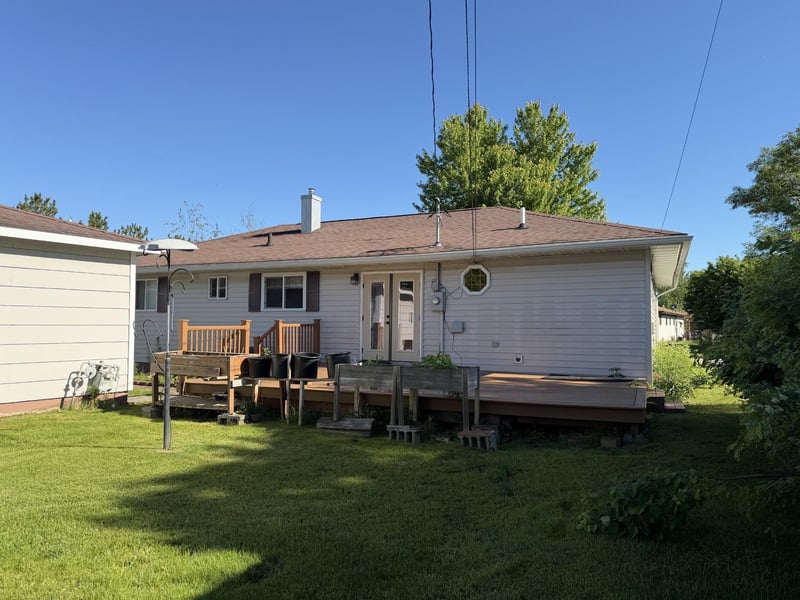 202 Kent Rd, Hoyt Lakes, MN 55750