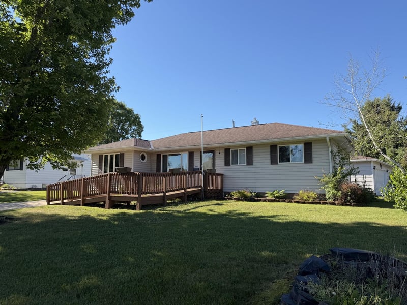 202 Kent Rd, Hoyt Lakes, MN 55750