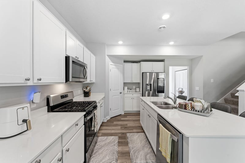 6670 Pine Arbor Blvd S, Cottage Grove, MN 55016
