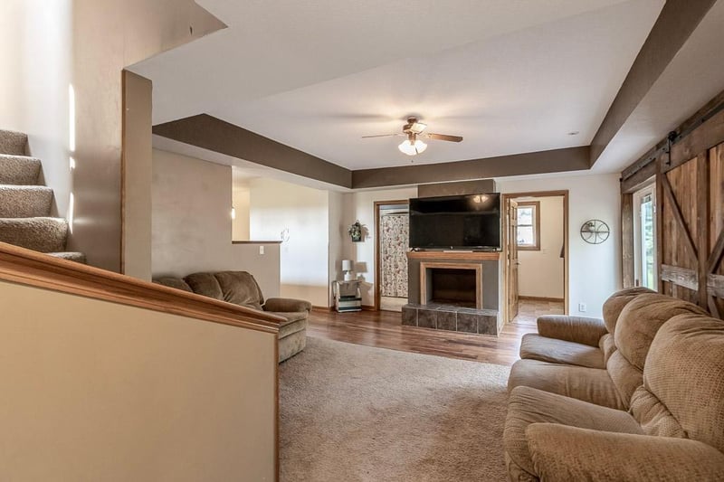 31749 570th Ave, Waltham, MN 55982