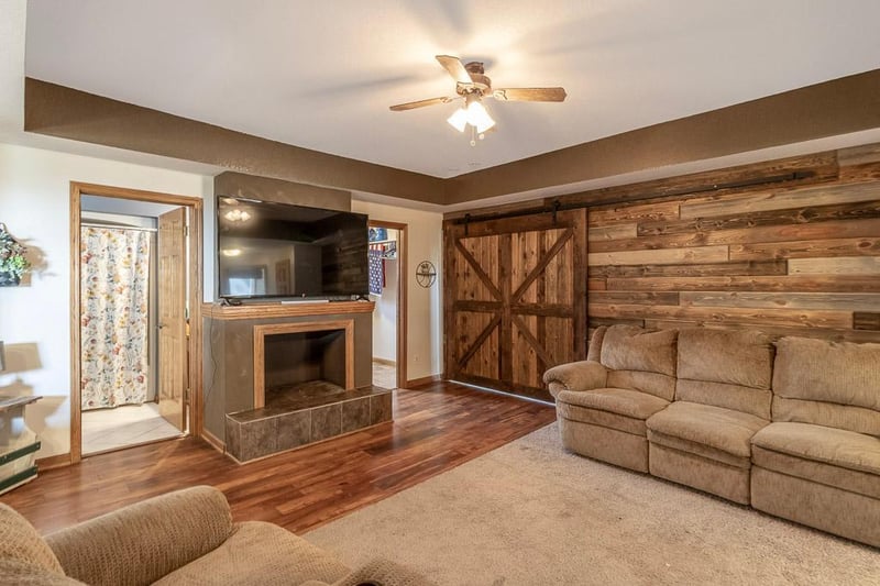 31749 570th Ave, Waltham, MN 55982