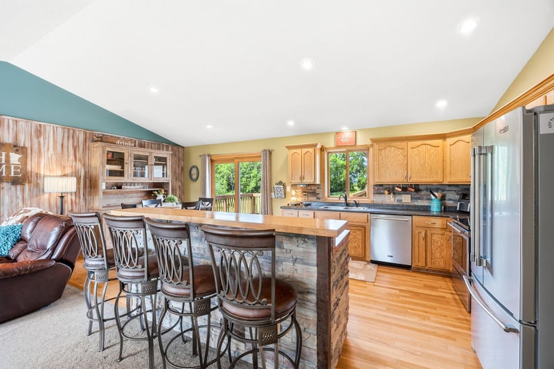 5885 Dalton Ave SE, Delano, MN 55328