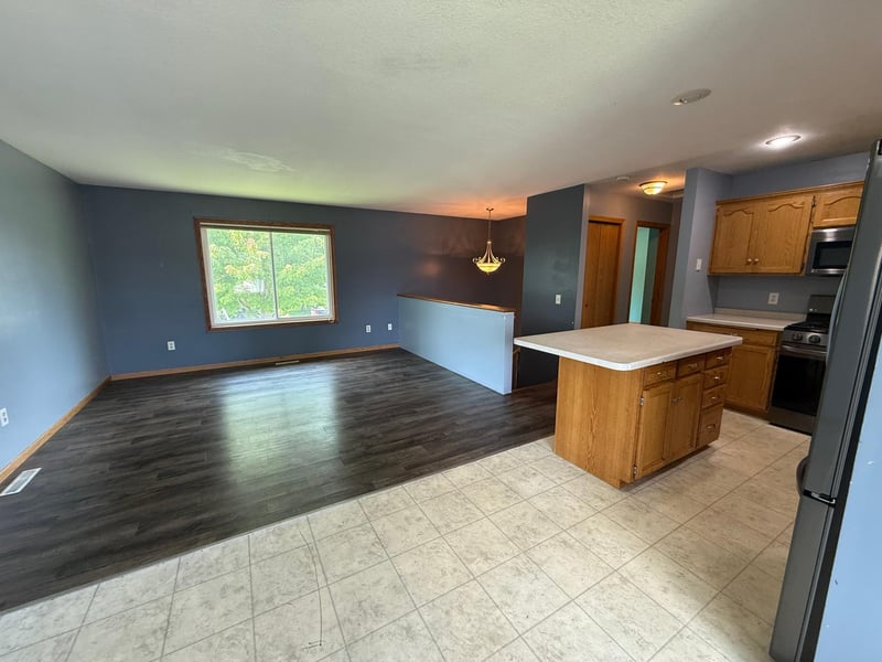 445 Maryland St NW, Hutchinson, MN 55350
