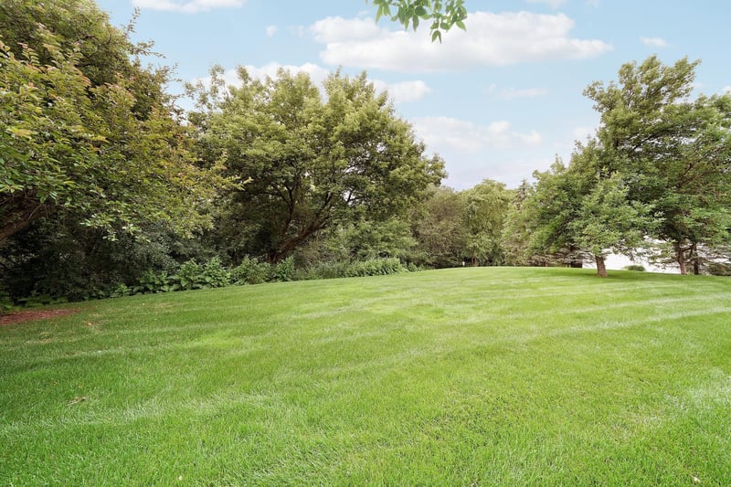 9084 Terra Verde Trl, Eden Prairie, MN 55347