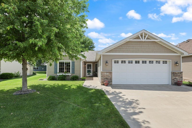 40 Waterford Ln, Waite Park, MN 56387