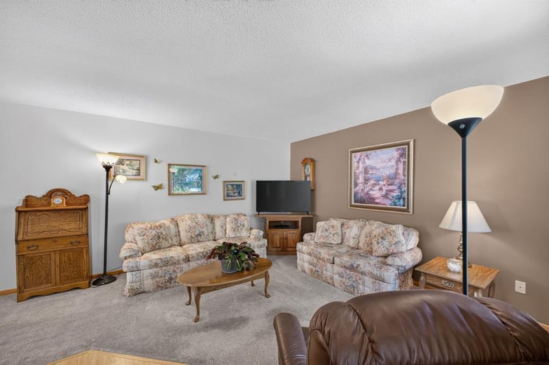 708 2nd St SW, Kasson, MN 55944