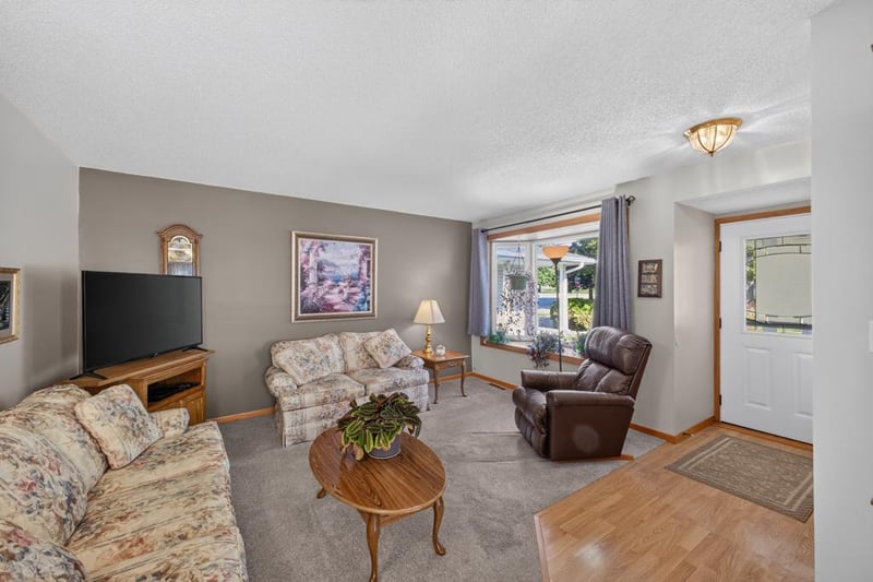 708 2nd St SW, Kasson, MN 55944