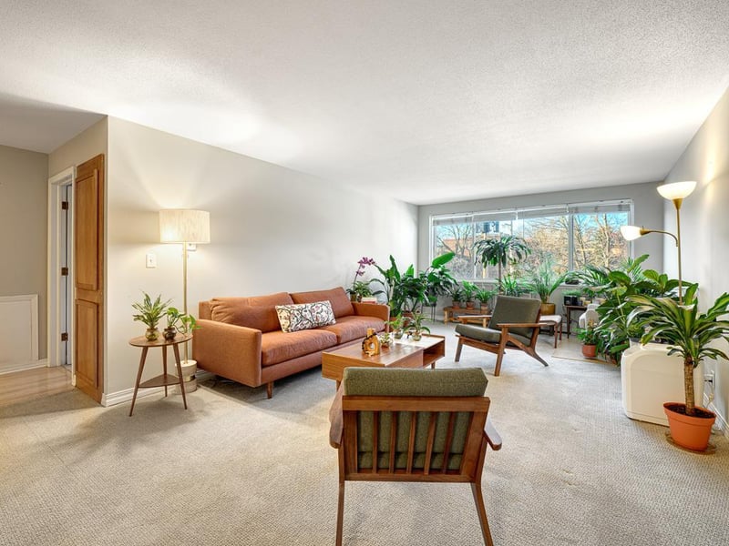2700 W 44th St #315, Minneapolis, MN 55410