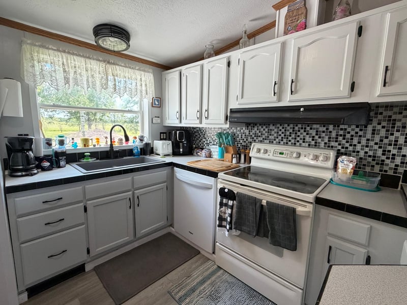 26790 County Road 15, Roseau, MN 56751