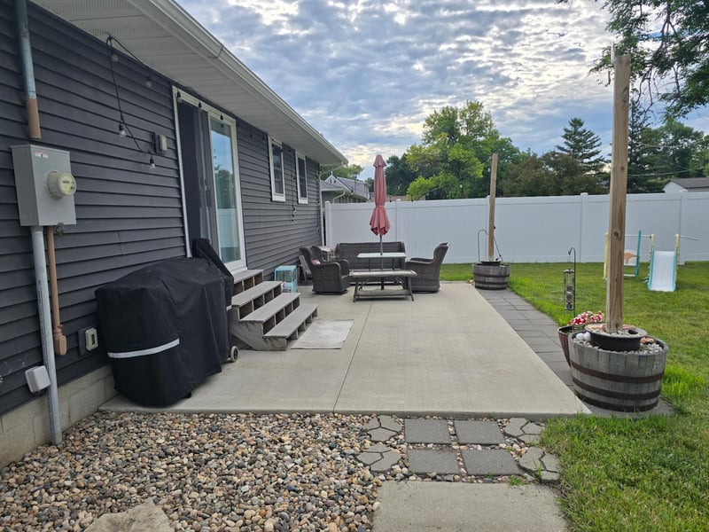1207 W Park Ave, Olivia, MN 56277